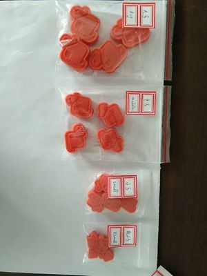 Niestandardowa pleśń do kompresji z gumy krzemowej / pleśń do wtryskania plastiku do produkcji części