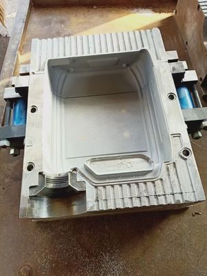 Plastikowy wiadro do układania na stawki dla butli z wodą mineralną i wina