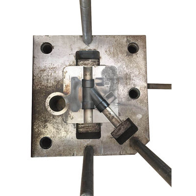 Niestandardowa wielkość formy do odlewania gniazdkowego dla rur stopowych z formatem rysunku 2D / 3D do masowej produkcji rur metalowych