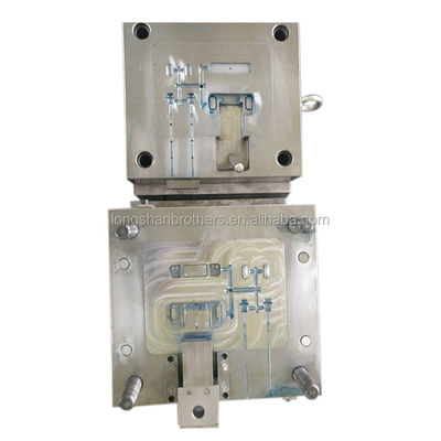 Niestandardowa kolorystyka Plastic Injection Mould z teksturą, obróbką powierzchni i 300000-500000 strzałami Żywotność formy
